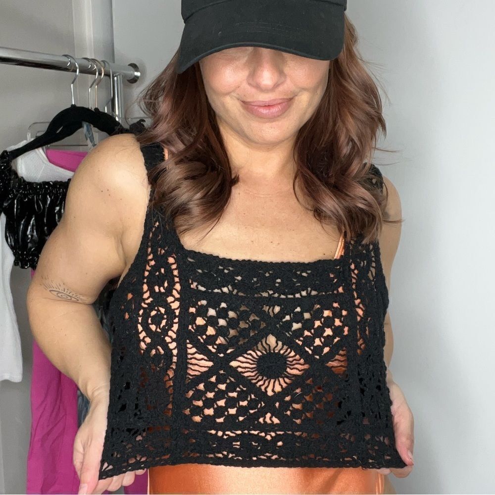 Crochet Crop Top Black Size Small